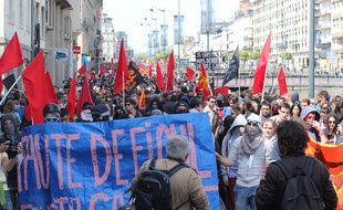 Selon les syndicats, 8.000 personnes ont défilé contre la loi Travail à Rennes, le 26 mai 2016.