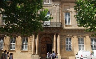 L'entrée de Sciences-Po d'Aix-en-Povence