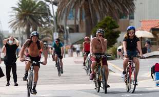 Les Australiens se réfugient sur le littoral pour supporter les fortes chaleur. Ici à Melbourne, le 27 novembre.