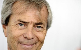 Vincent Bolloré a clarifié mardi ses intentions concernant Vivendi dont il est le premier actionnaire, indiquant ne pas vouloir diriger le groupe de médias et de télécoms tout en gardant la main sur sa gouvernance.