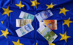 La valeur nominale des pièces et billets en deutschemarks encore détenus par les Allemands, près de neuf ans après le passage à la monnaie unique, atteint environ 6,93 milliards d'euros, a annoncé mercredi la fédération des banques allemands.