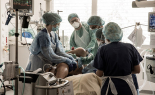 Dans l'unité de réanimation de l'hôpital de la Pitié Salpêtrière, à Paris, le 23 avril 2020.
