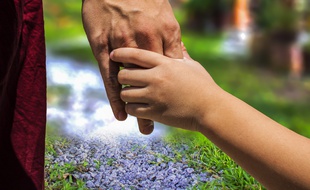 Un parent avec son enfant