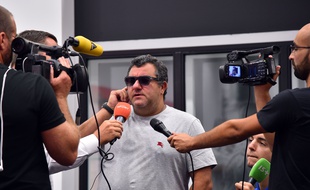 Mino Raiola à Nice lors de l'arrivée de Balotelli, le 2 septembre 2016.