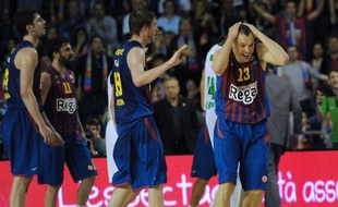 Barcelone a remporté la première manche de son quart de finale de l'Euroligue de basket face au Panathinaïkos au terme d'un duel déjà passionnant, remporté 72-70 après prolongation mardi en Catalogne.