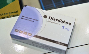 Photo prise le 24 septembre 2009 à Paris, d'une boîte de Distilbène (diéthylstilboestrol ou DES), un médicament distribué aux femmes enceintes en France entre 1950 et 1977 pour prévenir les fausses couches.