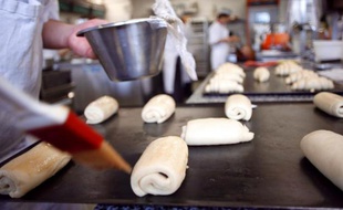 Près d'un tiers (30%) des PME n'ayant pas pris d'apprentis en 2013 disent n'avoir pas trouvé de candidats à recruter et deux tiers (65%) estiment que leur métier ne se prête pas à leur accueil, selon un sondage Ifop pour Agefa-PME publié mercredi.