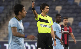 L'arbitre Sapir Berman lors du match entre Hapoel Haïfa et Beitar Jérusalem, le 3 mai 2021.