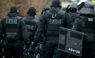 Quatre nouvelles antennes du GIGN et trois du Raid seront créées en province et outre-mer par les mesures anti-terroristes du ministère de l'Intérieur.