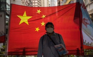Un drapeau chinois à Hong Kong, le 1er juillet 2020.
