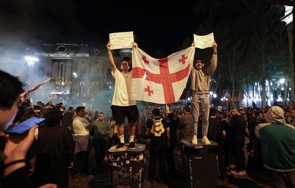 Géorgie : Des milliers de manifestants après un premier vote d’une loi sur l'« influence étrangère »