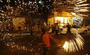 Le ramadan est l'un des cinq piliers de la religion musulmane, avec la profession de foi, la prière, l'aumône et le pèlerinage aux lieux saints en Arabie. Durant ce mois sacré, les croyants sont appelés à s'abstenir de boire, de manger, de fumer et de tout rapport sexuel, entre le lever et le coucher du soleil.
