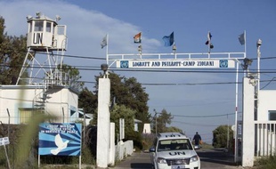 Un groupe armé a capturé quatre observateurs philippins de l'ONU qui patrouillaient au Golan, dans la zone-tampon entre Israël et la Syrie, où le chef de la diplomatie iranienne est venu mardi apporter le soutien de Téhéran à Damas.