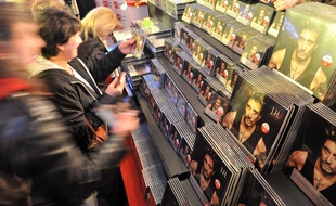 Au lendemain de la disparition de Johnny Hallyday et à l'approche des fêtes de fin d'année, de nombreux fans vont vouloir s'offrir un album, un vinyle ou un produit dérivé à l'effigie du rockeur.