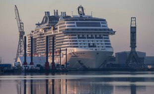 Le paquebot MSC Bellissima lors de sa construction, à Saint-Nazaire.