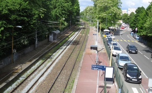 Villeneuve d'Ascq, le 30 mai 2015 - La gare de Pont de Bois pourrait avoir une nouvelle vie après les travaux de la voie ferrée raccordant Orchies à Villeneuve d'Ascq.