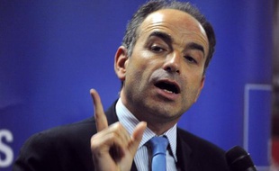 Le secrétaire général de l'UMP, Jean-François Copé, a promis mercredi "clarté" et "transparence" pour le congrès de novembre, où les militants UMP éliront leur nouveau président.