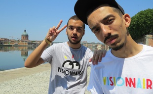 Le groupe de rappeurs Bigflo & Oli à Toulouse.