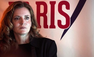 La candidate UMP à la mairie de Paris Nathalie Kosciusko-Morizet a suspendu jusqu'à lundi sa campagne, son père ayant eu un accident vasculaire cérébral (AVC), a-t-on appris mercredi par un message de son entourage.