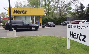 Le loueur de voitures américain Hertz s'est déclaré en faillite vendredi au Canada et aux Etats-Unis.