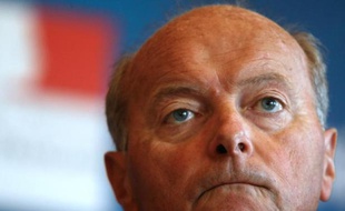 L'ancien ministre de la Culture Jacques Toubon, lors d'une conférence de presse sur internet et la création, à Paris, le 3 septembre 2009