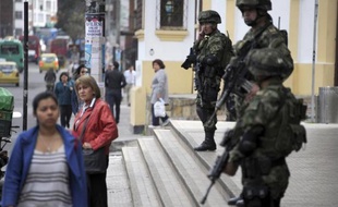 Le président colombien Juan Manuel Santos a ordonné le déploiement de militaires à Bogota et sur les principales routes du pays en réponse au mouvement paysan lancé il y a 12 jours et aux troubles qui ont fait deux morts jeudi en marge de manifestations à Bogota.