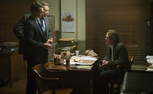 Jonathan Groff et Holt McCallany dans la série « Mindhunter ».