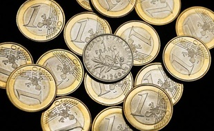 Un Français sur trois est tenté par le retour au franc et une sortie de l'euro, selon un sondage Ifop commandé par le site d'information Atlantico publié samedi.