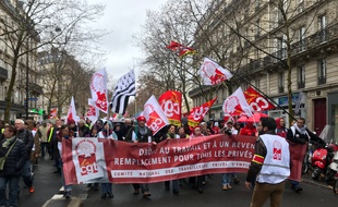 La CGT a annoncé 12 000 manifestants dans les rues de Paris, samedi 1er décembre.