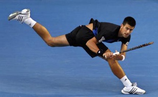 Novak Djokovic lors de sa demi-finale contre Roger Federer à l'Open d'Australie, le vendredi 25 janvier 2007.