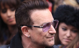 Bono, leader du groupe U2, le 15 novembre 2014, à Londres.