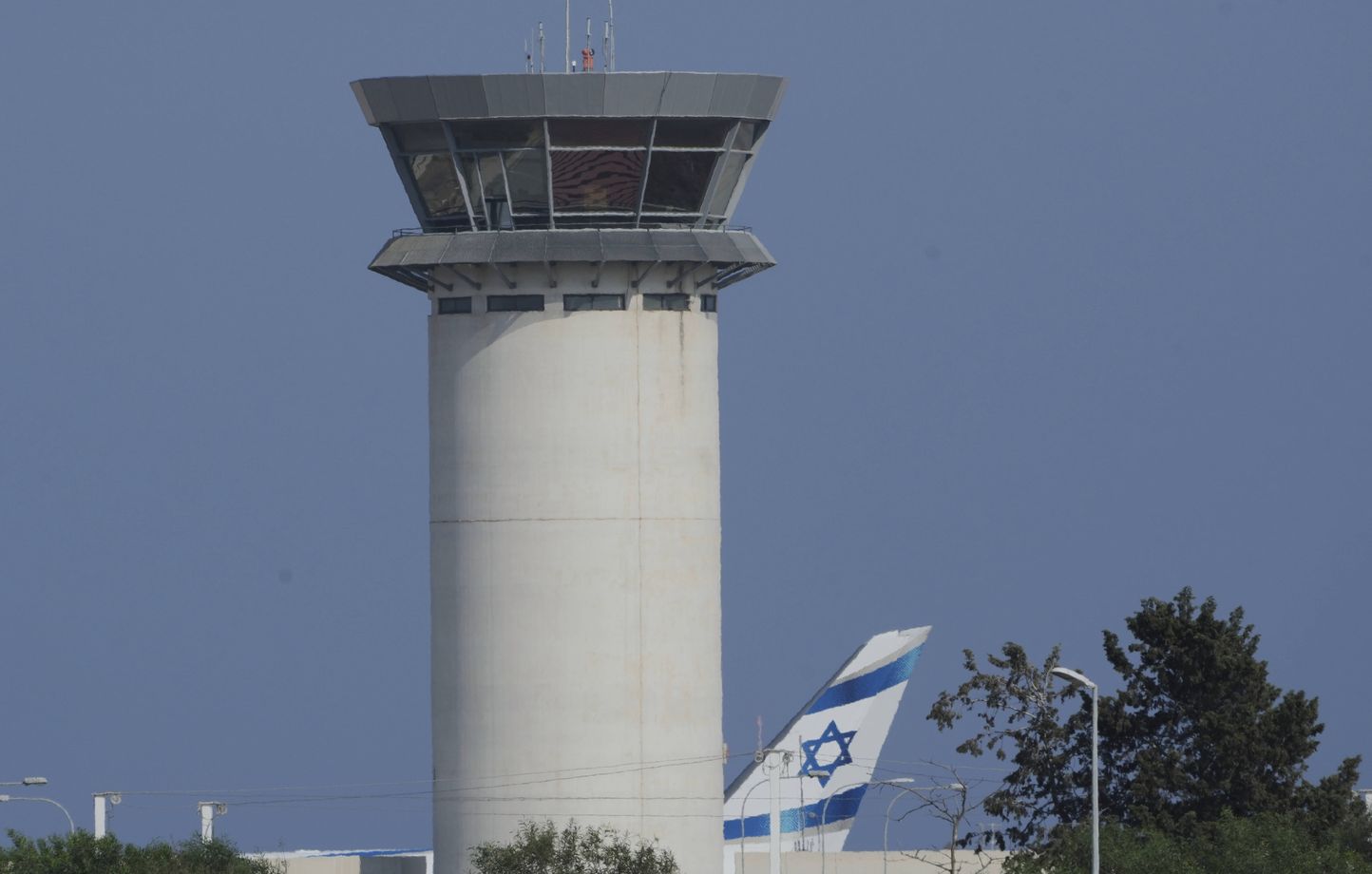 Roissy-CDG : Un contrôleur aérien suspendu pour avoir dit « Free Palestine » à l'équipage d'un avion israélien d'El Al thumbnail
