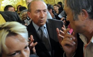 Le sénateur-maire (PS) de Lyon, Gérard Collomb, assuré de sa réélection après avoir remporté six arrondissements sur neuf dès dimanche soir, estime lundi que le PS doit "évoluer en interne" et faire "sa mue culturelle", plutôt que de s'interroger sur l'attitude vis-à-vis du MoDem.