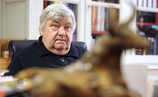 Louis Nicollin, le président de Montpellier, dans son bureau de la manade Saint-Gabriel, à Marsillargues, en août 2011.