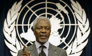 Photo d'archives du 29 mars 2005, montrant Kofi Annan, alors secrétaire général des Nations Unies, lors d'une conférence de presse au QG de l'ONU, à New York.