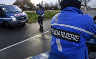 Des gendarmes français. (illustration)