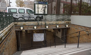 La station Porte de Versailles fermée lors de la grève contre la réforme des retraites, le 5 décembre 2019.