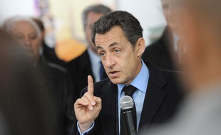 Nicolas Sarkozy, en déplacement dans le Cher, le 1 février 2011.