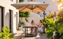 Besoin d’ombre sur la terrasse ? Parasol carré NATERIAL Aura à -80 € chez Leroy Merlin jusqu’à épuisement des stocks