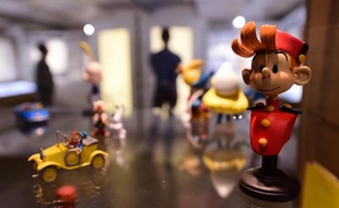 Une figurine du personnage de BD Spirou exposée dans le Centre belge de la bande dessinée, le 3 octobre 2014, à Bruxelles