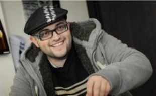 Gilles joue depuis 5-6 ans au poker.