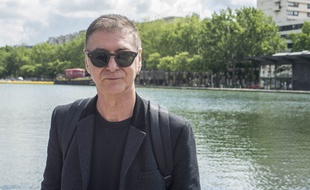 Etienne Daho fait don de 34 tenues de scène et de ville au musée de la Mode de la Ville de Paris (Archives)