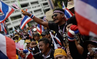 Les manifestants qui réclament par milliers la chute du gouvernement en Thaïlande, allant jusqu'à occuper des ministères, ont étendu mercredi leur mouvement à d'autres villes de Thaïlande, rejoignant un mouvement sans précédent depuis la crise politique meurtrière de 2010.