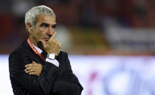 Le sélectionneur des Bleus, Raymond Domenech, le 9 septembre 2009 en Serbie.