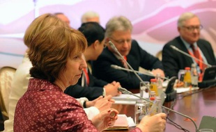 L'Iran et les grandes puissances ont entamé samedi au Kazakhstan la deuxième et dernière journée de pourparlers sur le programme nucléaire iranien controversé avec l'espoir d'aboutir à une percée dans les négociations.