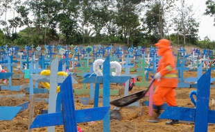 Un cimetière au Brésil, le 4 juin 2020.