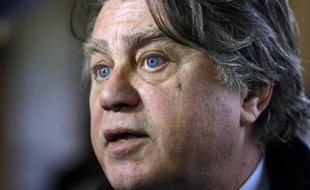 Gilbert Collard, député (FN) de la deuxième circonscription du Gard, qui avait annoncé qu'il se rendrait samedi à Montpellier à l'occasion de la première "Journée découverte" de la mosquée du quartier de La Paillade, a annulé son déplacement, selon son entourage.