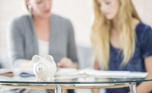 Par manque de formalisme, le prêt familial peut entraîner divers problèmes humains mais aussi financiers.