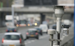Illustration de pollution automobile. Ici une station de détection et d'analyse des polluants mise en place par l'Observatoire régional de l'air en Midi Pyrénées.