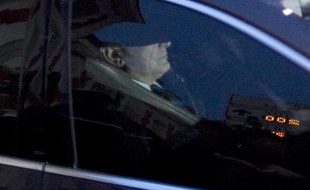 L'ancien directeur du FMI, Dominique Strauss-Kahn, à la sortie de sa garde à vue, le 22 février 2012, à Lille.